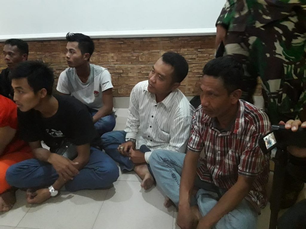 Agung Purnomo Kemeja Putih, Pegawai PNS Aktif Yang Diamankan Lanal Tanjungbalai Karimun