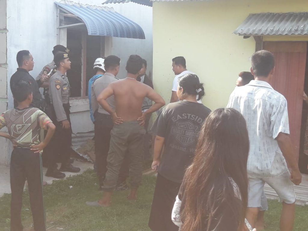 Suasana di TKP tersangka narkoba di Jalan Kuda Laut Karimun, sore tadi, (riandi)