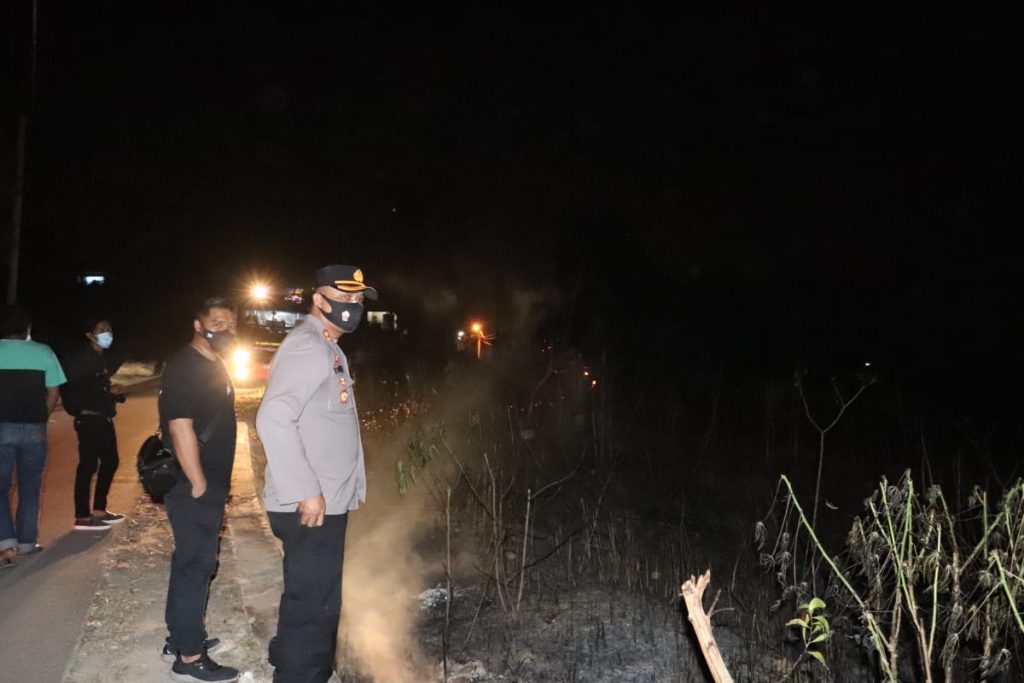 Jabatan Kapolres dan Dandim di beberapa wilayah di Indonesia yang rawan terjadi bencana Karhutla (kebakaran hutan dan lahan) jadi taruhan. Jika 2023 ini terjadi Karhutla di wilayah kerjanya, maka jabatan menjadi pertaruhannya. Taruhan jabatan ini tidak hanya untuk Kapolres dan Dandim saja, melainkan Pangdam, Kapolda, Danrem yang juga dimintai pertanggungjawabannya jika terjadi Karhutla di wilayahnya. Pesan tegas ini disampaikan langsung Presiden Joko Widodo.