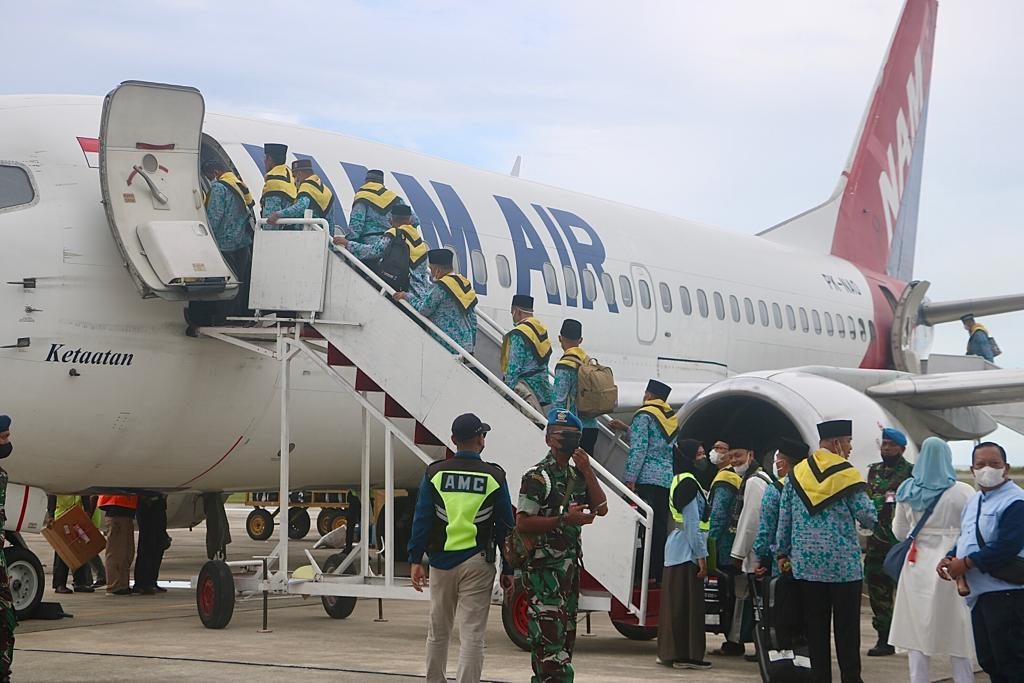 Ilsutrasi keberangkatan CJH Natuna ke Batam. (dok lendoot)