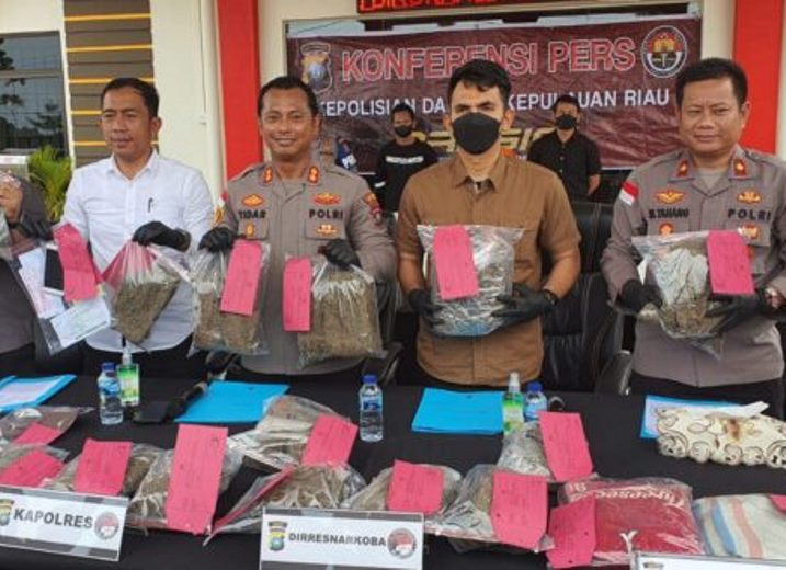 Pemuda ini Jawab Biasa Saja Bawa Ganja 17 Kg dari Aceh ke Kepri