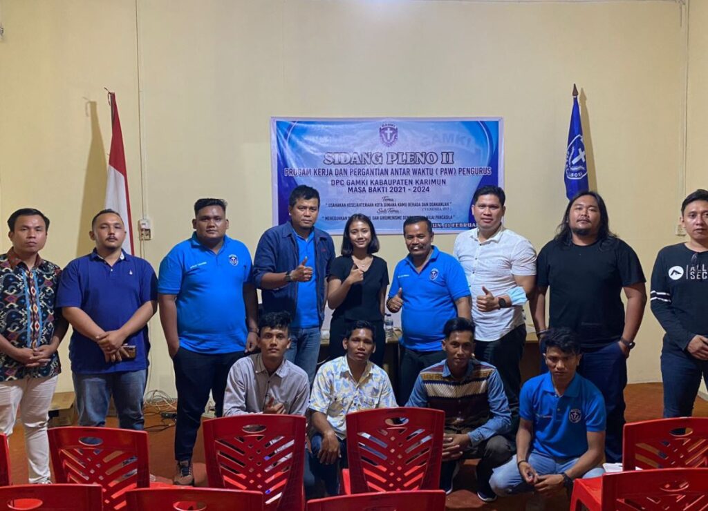 Seluruh pengurus DPC Gamki Karimun tetap mendukung beliau dan membawa dalam doa supaya Januar Robert Silalahi S.Ikom menang dalam pileg 2024 sebagai anggota DPRD Provinsi Kepri. “Sebenarnya pergeseran pengurus bukan hanya posisi ketua, tetapi sekretaris dan bidang lain ada perubahan. Sebelumnya saya menjabat sebagai Sekretaris DPC Gamki Karimun, seluruh peserta rapat (aklamasi) menunjuk saya sebagai Ketua dan jabatan sekretaris di isi oleh Wakil Sekretaris Goklas Hasibuan, sementara untuk jabatan bendahara tetap diisi Sudung Hutasoit,” ujar Jantua Dolok Saribu