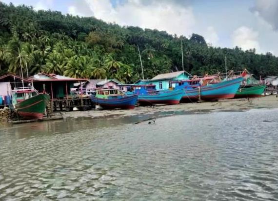 Tinggi Gelombang Capai 4 Meter, Nelayan di Anambas Pilih Berhenti Melaut
