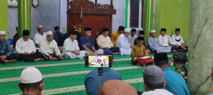 Bupati Wan Siswandi Apresiasi Bantuan Donatur untuk Korban Longsor di Serasan