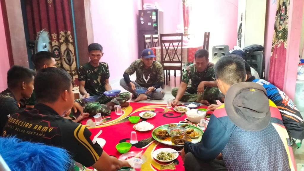 Menginap di Rumah Warga, Personel Program TMMD 2023 di Batam Semakin Mesra dengan Masyarakat