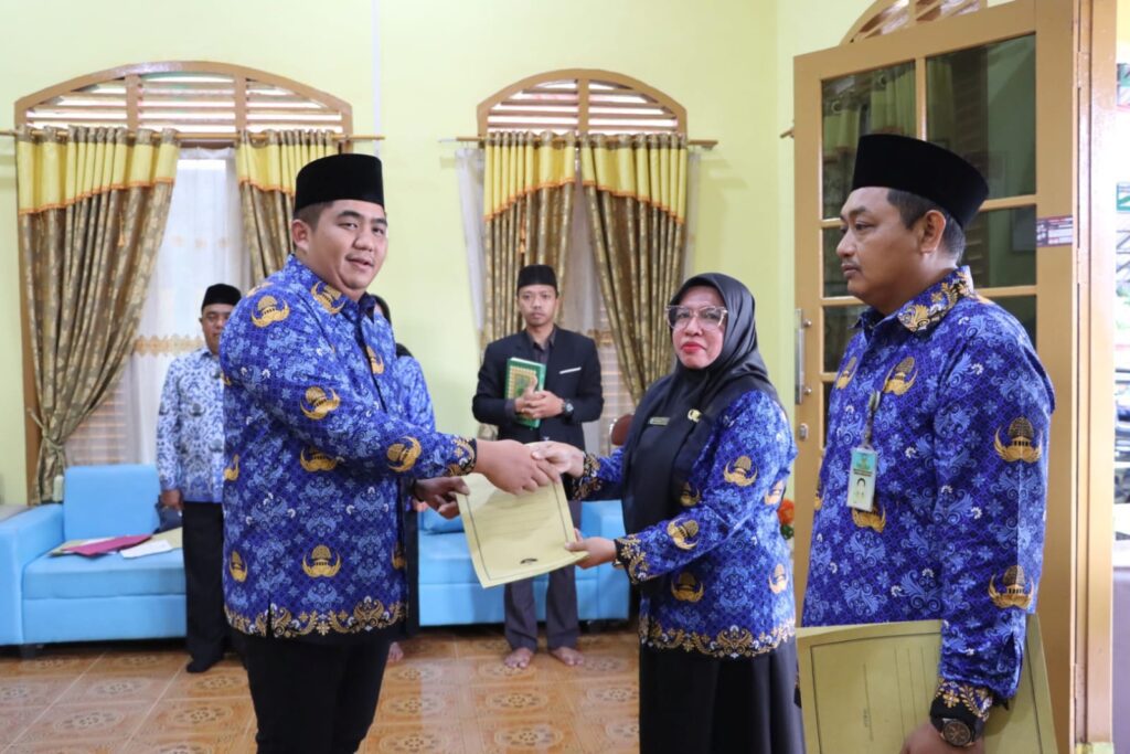 Keseriusan ini disampaikan Bupati Roby kepada masyarakat Tambelan terkait pengoperasikan Puskesmas (Pusat Kesehatan Masyarakat) kapal. Program hasil kolaborasi Pemkab Bintan dan DPRD Bintan itupun akan segera dioperasikan. Dalam pemenuhan kebutuhan masyarakat di Kecamatan Tambelan itu, Pemkab Bintan melalui gagasan kepala daerah termuda di Kepri, Roby Kurniawan itu, perlahan terpenuhi untuk masyarakatnya, khususnya yang jauh dari ibukota kabupaten, atau di kecamatan terjauh, Kecamatan Tambelan tersebut. Setiap tahun, alokasi anggaran yang digelontorkan untuk pembangunan di Tambelan terus ditingkatkan. Bahkan, tahun ini melalui APBD Bintan dialokasikan sebesar Rp8,4 miliar untuk peningkatan infrastuktur di Kecamattan Tambelan.