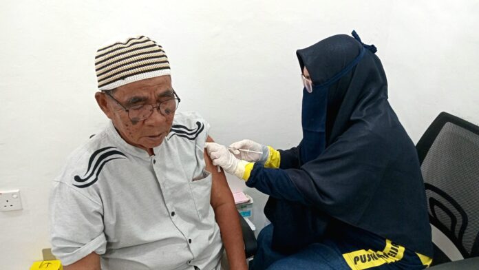Dinkes Tanjung Pinang Beri Vaksin Meningitis ke CJH