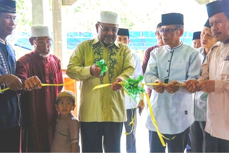 Bupati Resmikan Surau Baitul Jannah di Desa Prayun Kundur Utara, kemarin. (ft prokopim)