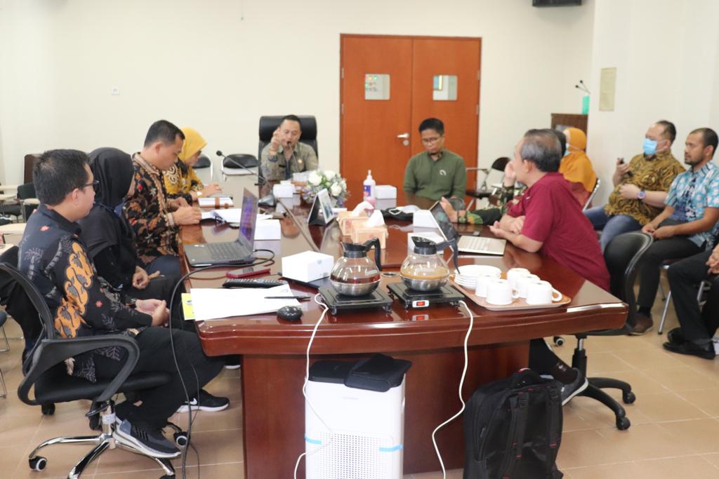 Suasana pertemuan antara pihak RSUD RAT Tanjungpinang dengan pihak RSUP Sardjito Yogyakarta di Tanjungpinang, beberapa hari lalu,. (ft fujiamar)