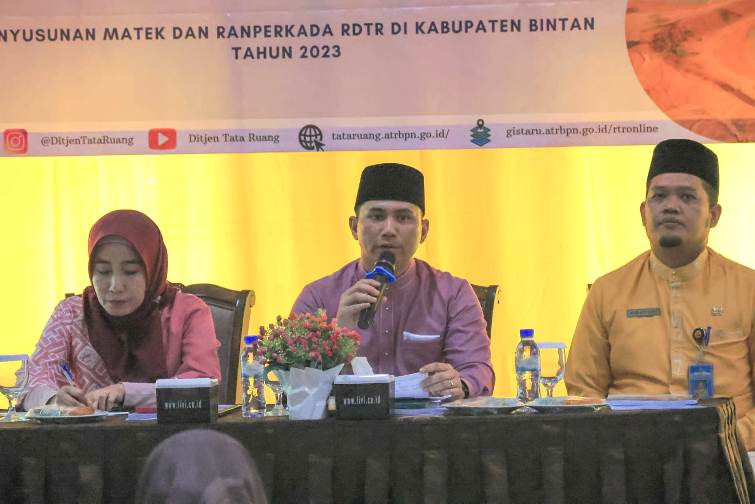 Wakil Bupati Bintan, Ahdi Muqsith yang turut hadir pada Konsultasi Publik I RDTR Perkotaan Kijang, pagi tadi, (ft mcbintan)
