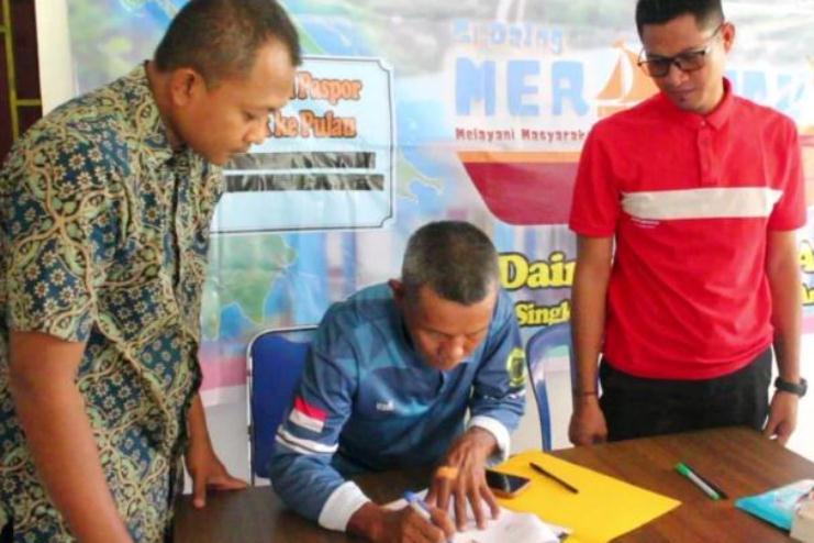 Imigrasi Dabo Singkep dan Pemdes Benan Tandatangan Kerjasama Si Daeng Merantau