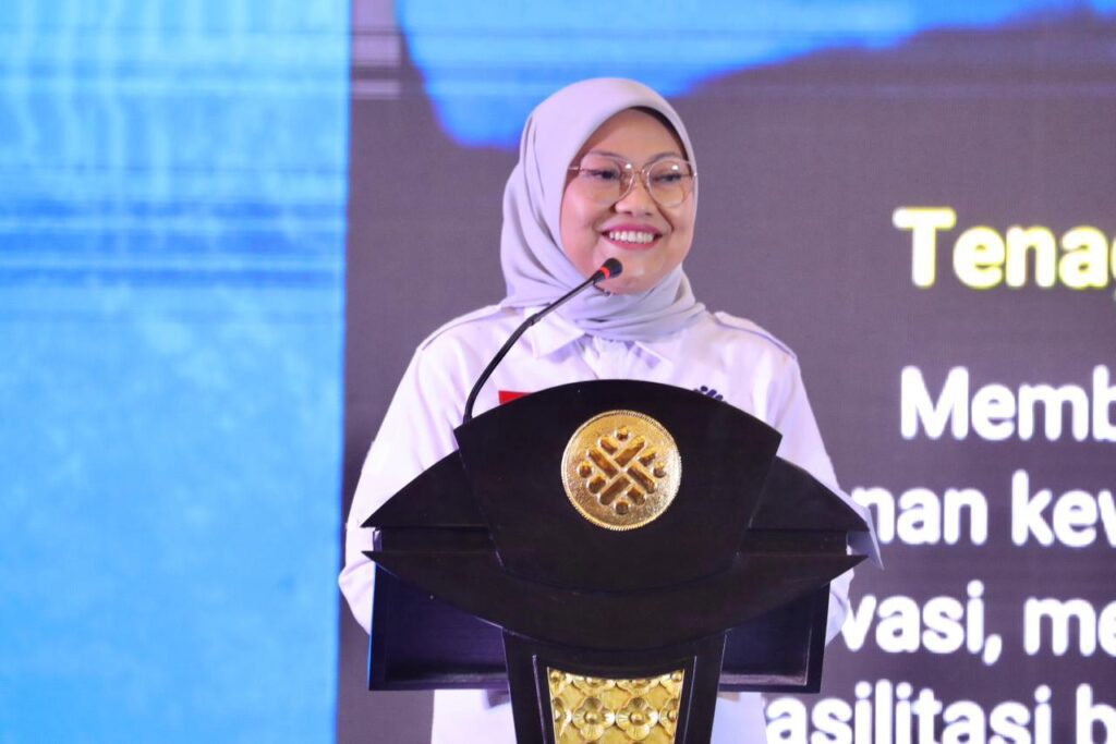 Menaker Ida Fauziyah saat membuka acara Pembekalan TKM Pemula dan Penandatanganan MoU Bantuan TKM Pemula Tahap III Tahun 2023 di Jakarta, beberapa waktu lalu. (Foto: dok.Kemnaker)