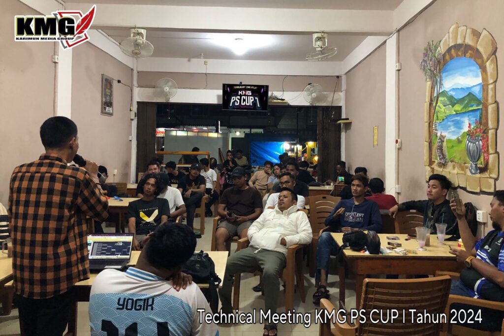 Ketua KMG saat sambutan Turnamen KMG PS Cup 1 di Abu Dafi, tadi malam. (ft kmg)