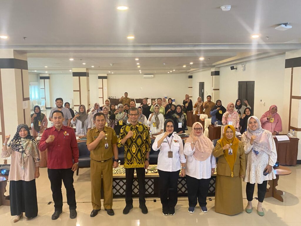 Para pelaku IKM di Kota Tanjungpinang saat mengikuti pelatihan sertifikasi halal belum lama ini. (ft kominfokepri)