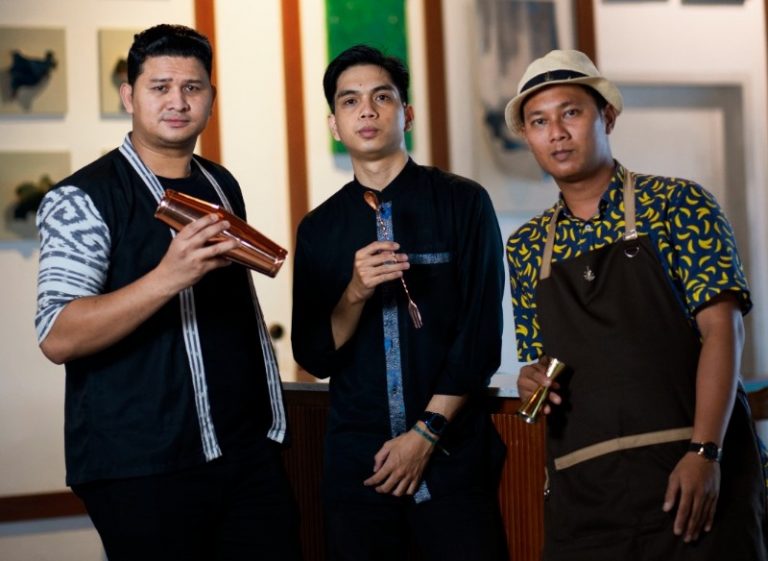 Gelar EventBar On Demand di Kayumerah Restaurant Panbil Hadirkan Racikan Cocktails Tiga Mixologist Batam
