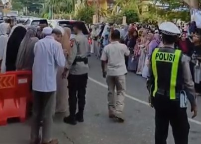 Kapolres Terjunkan Personel Pengawalan Keberangkatan JCH Karimun