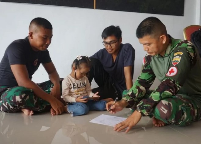 Satgas Kodim 0316/Batam Selipkan Sosialisasi Cegah Anak Candu Gadget di TMMD ke-120 di Kabil