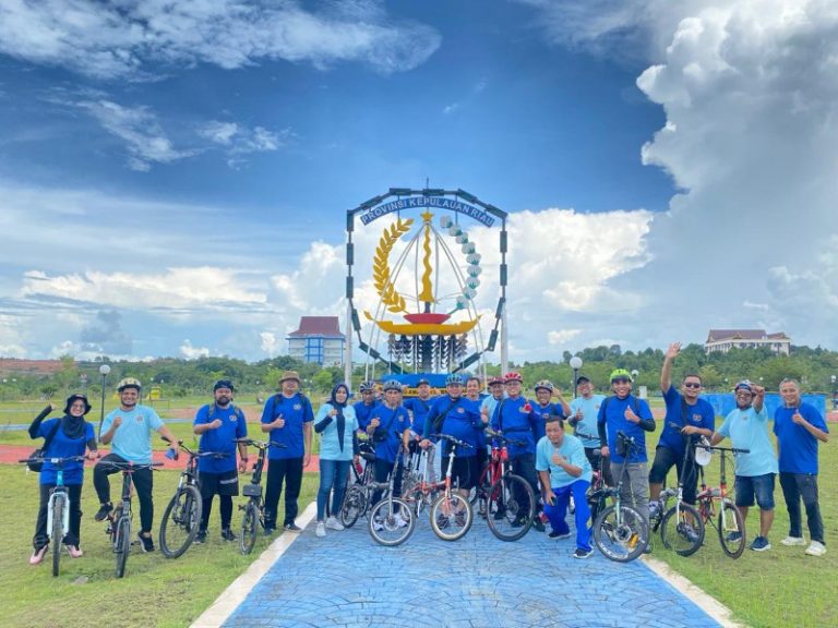 Tim gowes PWI﻿ Kepri﻿﻿ saat tiba di Kompleks Pemerintahan di Pulau Dompak, Tanjungpinang, kemarin. (ft dok pwikepri)