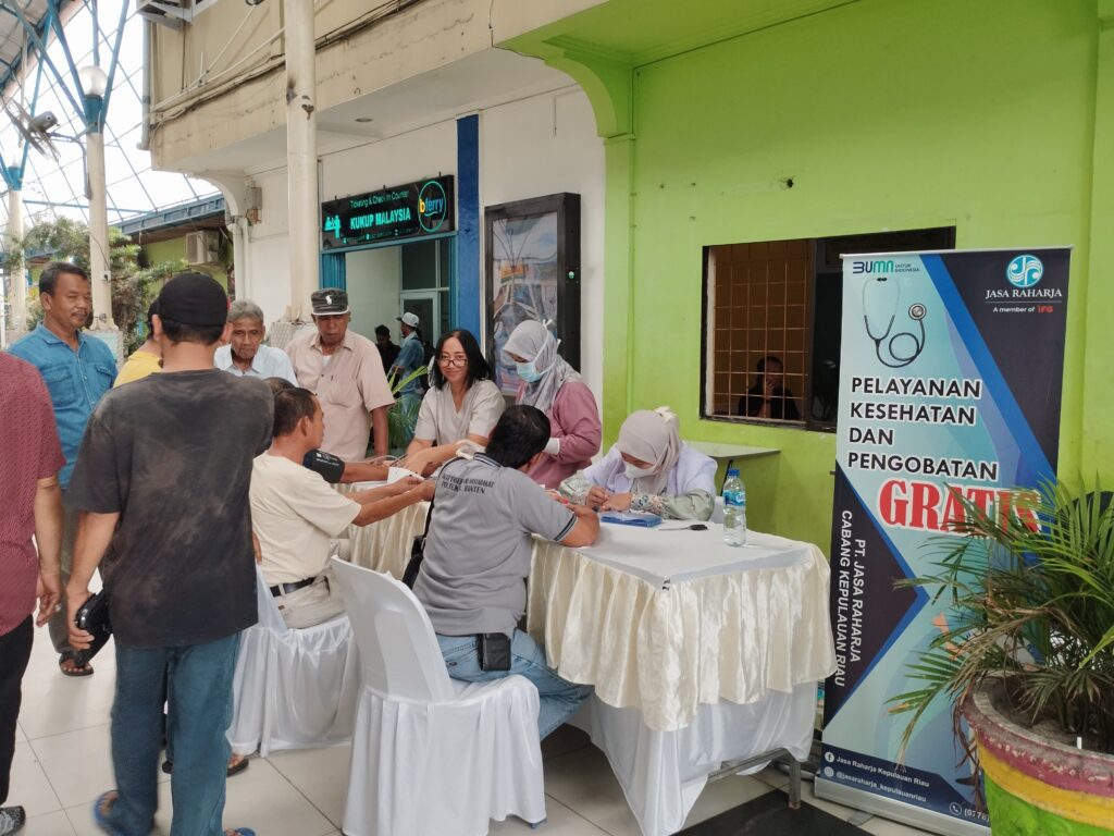 Jasa Raharga Gelar Pemeriksaan Kesehatan dan Pengobatan Gratis di Pelabuhan Tanjungbalai Karimun