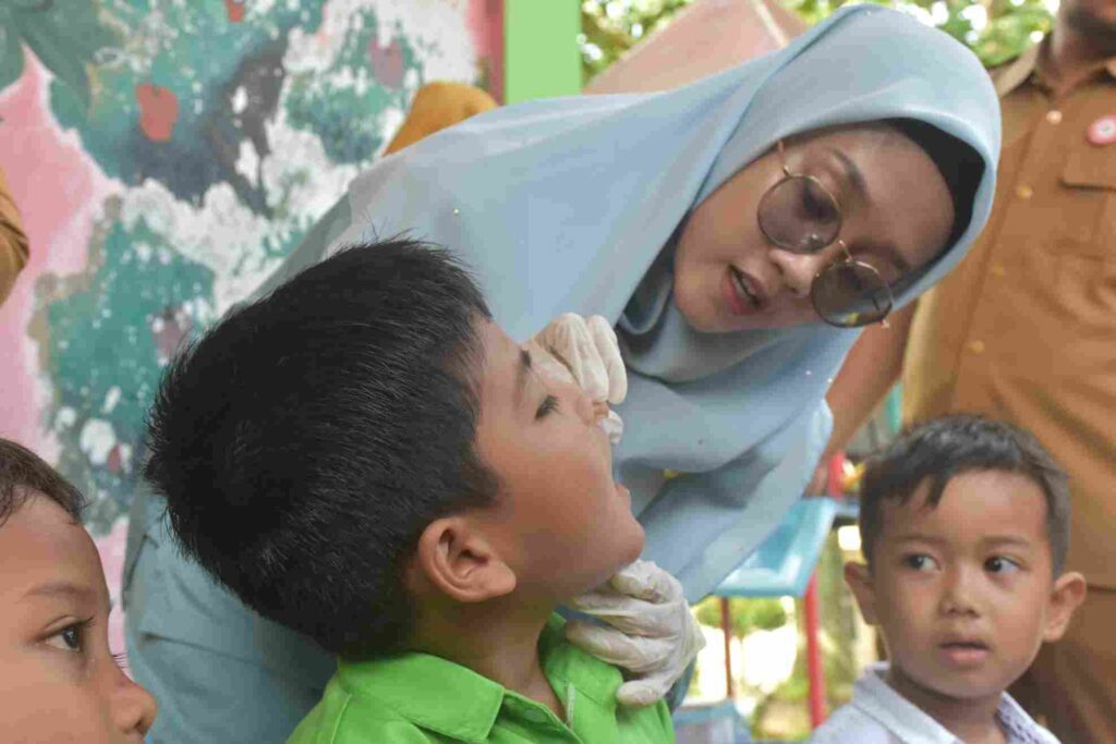 Suasana pemberian imuniasi polio di Tanjungpinang, kemarin. (ft kominfotjpinang)