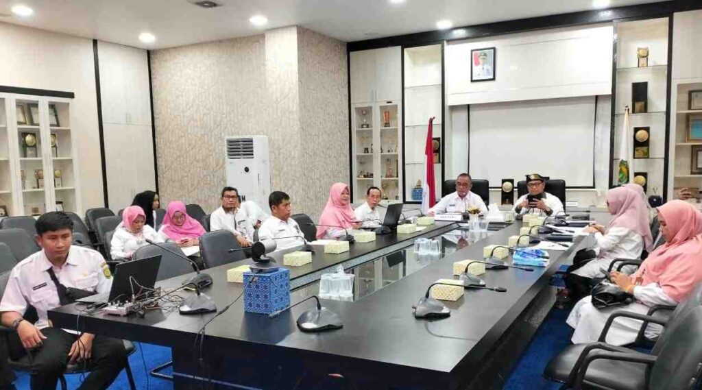 Suasana rapat Kominfo dengan BSSN terkait upaya perkuat keamanan data Pemko Tanjungpinang, kemarin sore. (ft kominfotjpinang)