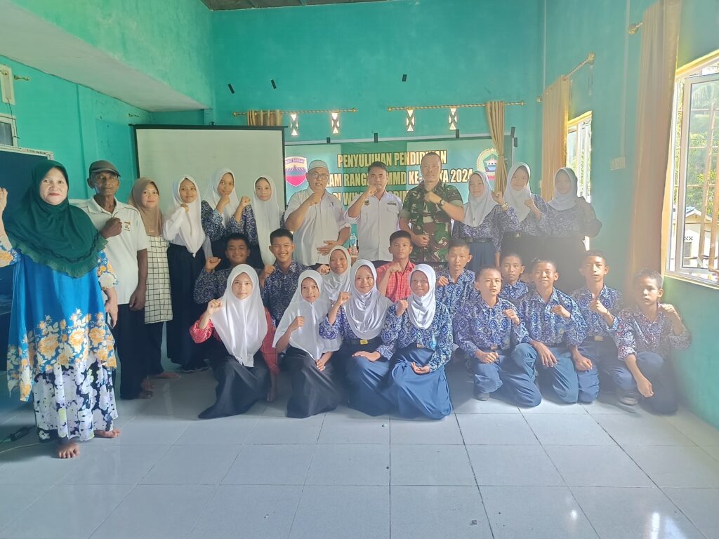 Penyuluhan Pendidikan di SMP 2 Satu Atap Kecamatan Durai, pagi tadi. (ft riandi)
