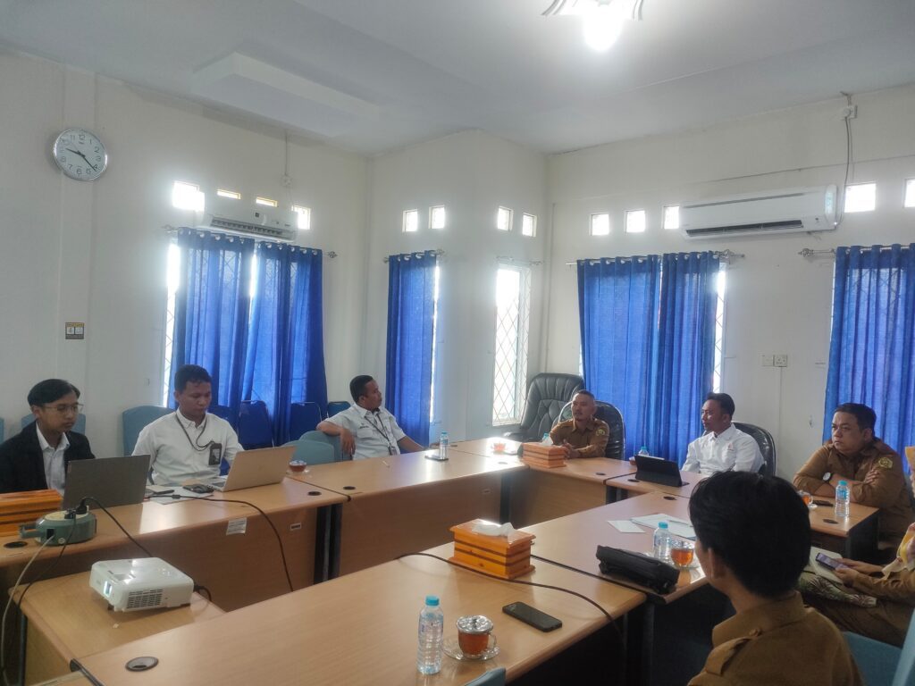 Pertemuan BPS Karimun dengan perangkat Desa Pangke, kemarin. (ft andri)