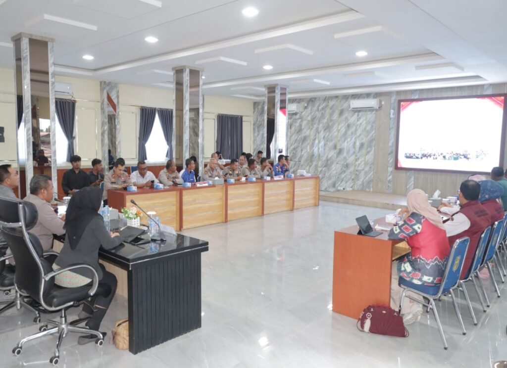 Suasana rapat ekternal terkait OMP Seligi 2024 di Maporles Karimun, pagi tadi. (ft msaimi)