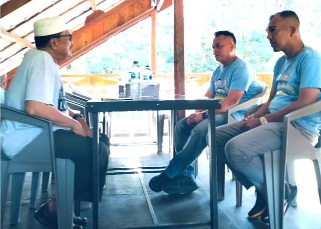 Matan Bupati Lingga, Daria (kiri) saat bersilaturahim dengan Paslon Nizar-Novrizal, pagi tadi. (ft fuji)