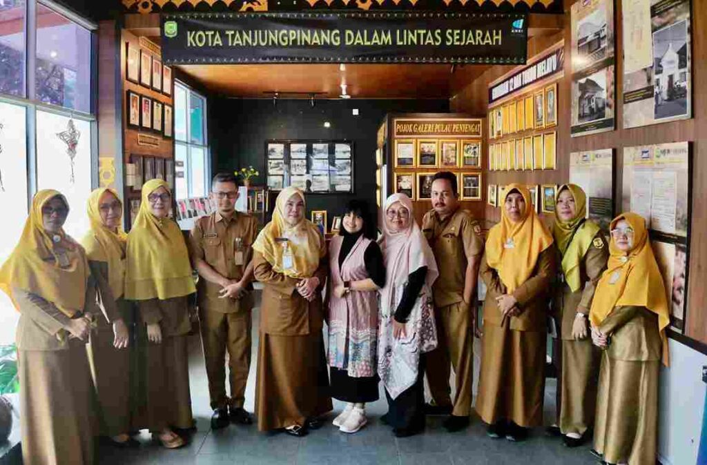 Arsiparis dari Kota Bontang saat studi tiru ke DKP Kota Tanjungpinang, kemarin. (ft kominfotjpinang)