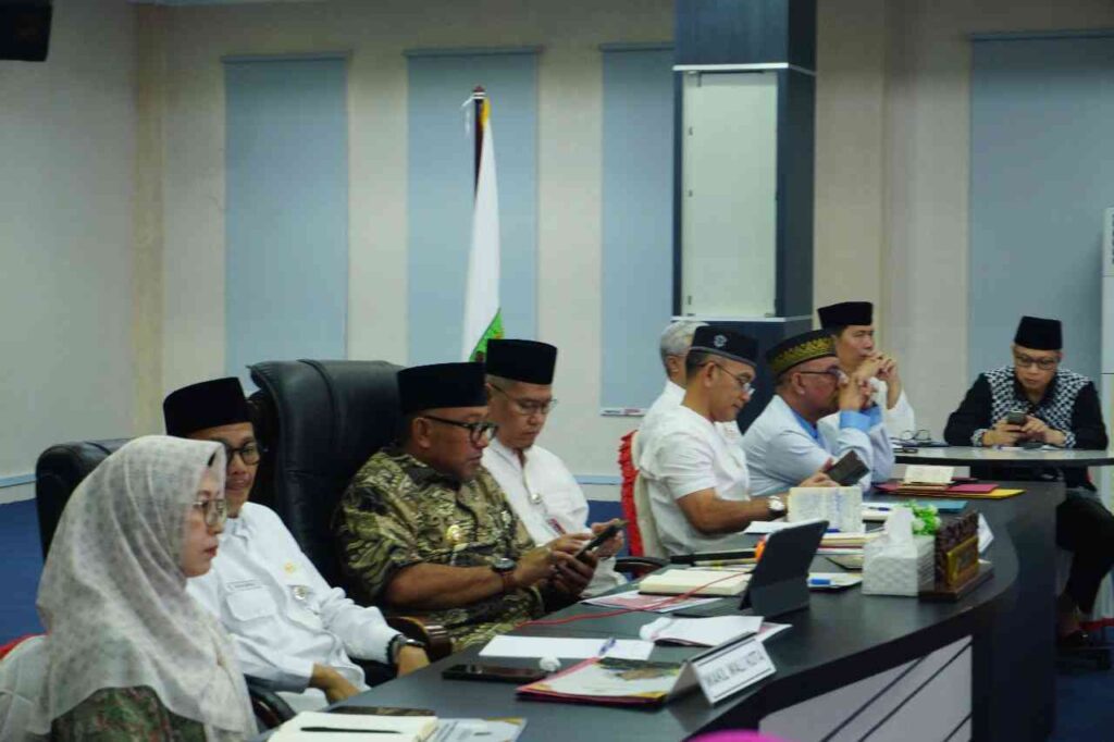 Wako Lis Darmansyah saat memimpin Rakor dengan OPD, kemarin. (ft kominfotjpinang)