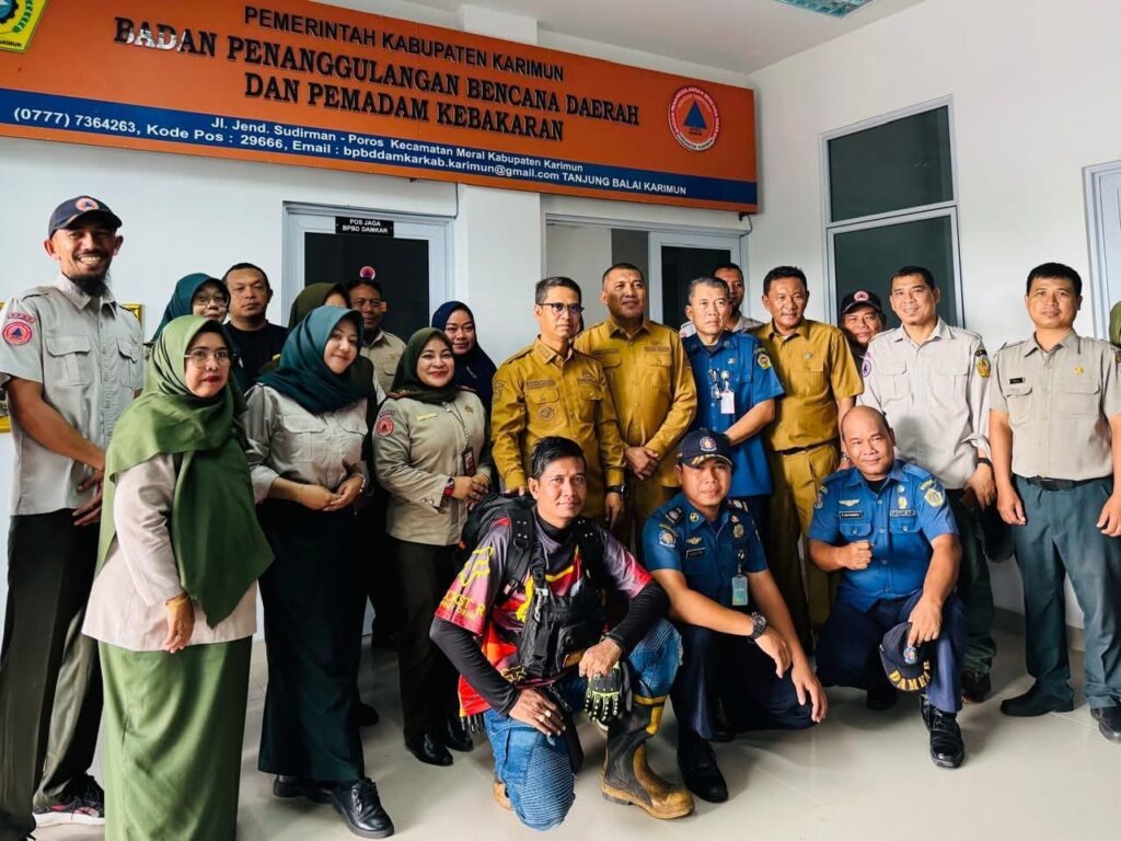 Bupati dan Wakil Bupati saat bersilaturahmi di salah satu kantor OPD di Ranggam Tebing, pagi tadi. (ft andrazahrain)