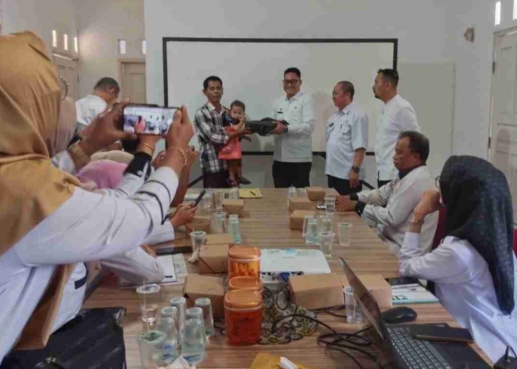 Dinkes PPKB Tanjungpinang bersama camat se-Kota Tanjungpinang saat menggelar Lokmin tingkat kecamatan, pagi tadi,. (ft kominmfo)