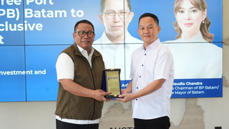 Anggota Deputi Bidang Investasi dan Pengusahaan BP Batam, Fary Francis saat mengunjungi Kawasan Industri Tunas Prima, Kabil, kemarin. (ft humasbpbatam)