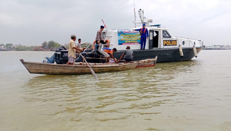 Antisipasi Cuaca Buruk, Satpolairud Polres Karimun Intensifkan Patroli Laut. (ft satpolairudkarimun)