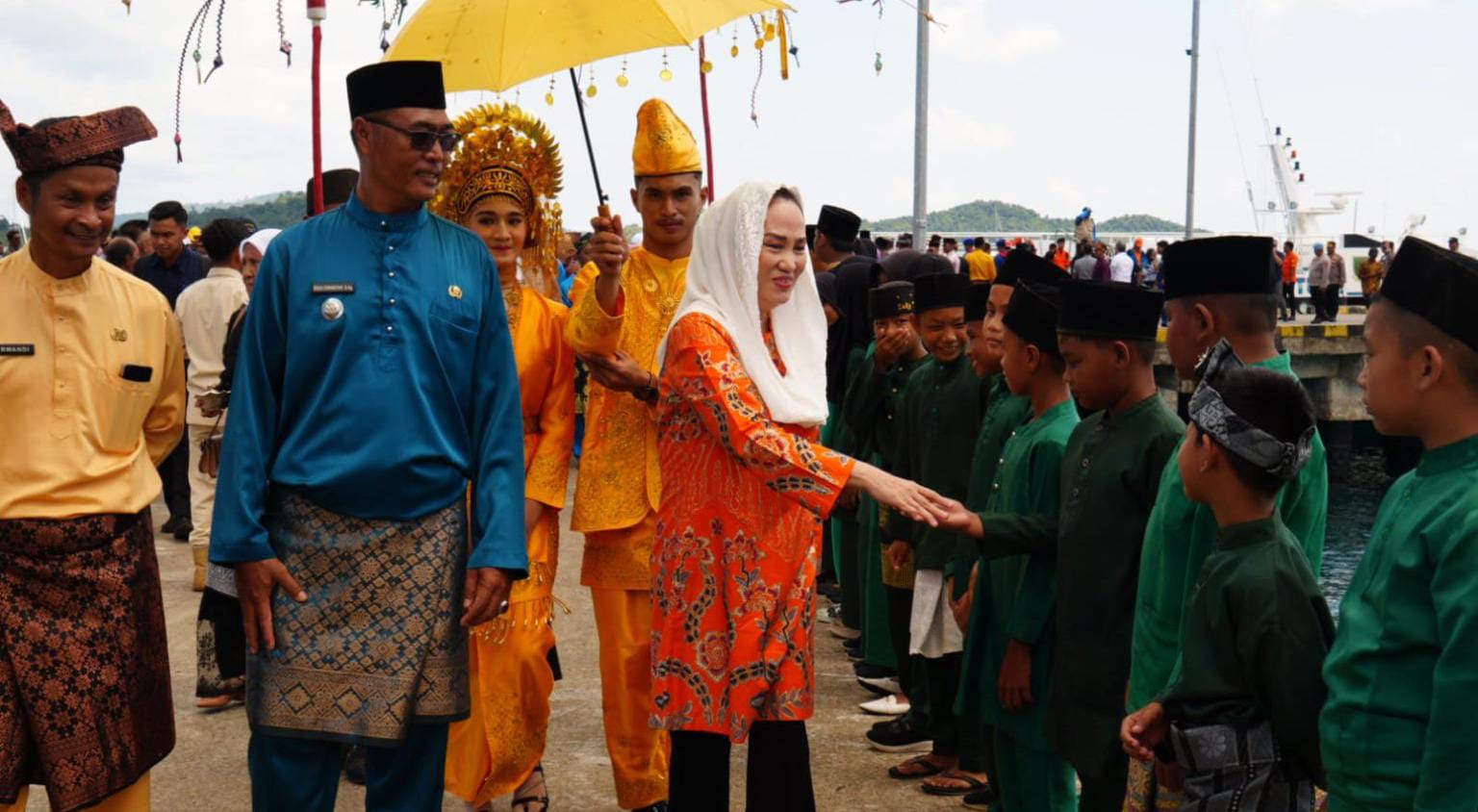 Bupati Cen Sui Lan saat menghadiri evant Yacht Rally Sail to Natuna, pagi tadi. (Ft rusdiandika)
