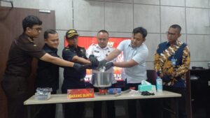 Pemusnahan 125 Gram Sabu di Maporles Karimun, pagi tadi. (ft ricky)