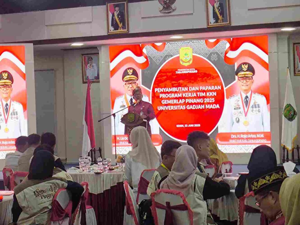 Sambutan terhadap mahasiswa UGM yang KKN di Tanjungpinang, pagi tadi. (ft kominfotpi)