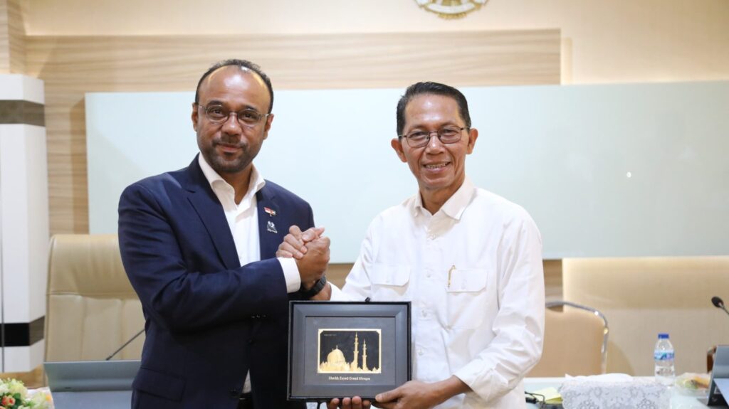 Kepala BP Batam Amsakar Achmad saat menerima kunjungan resmi dari Duta Besar UEA untuk RI, HE Abdulla Salem AlDhaheri, kemarin. (ft humasbpbatam)