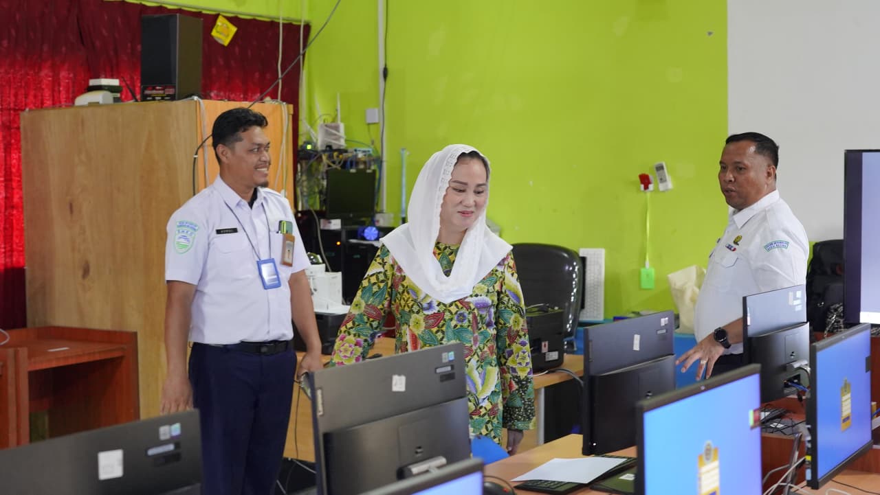 Bupati Natuna Tinjau Tes Masuk STMKG, Beri Motivasi untuk Putra-Putri Daerah