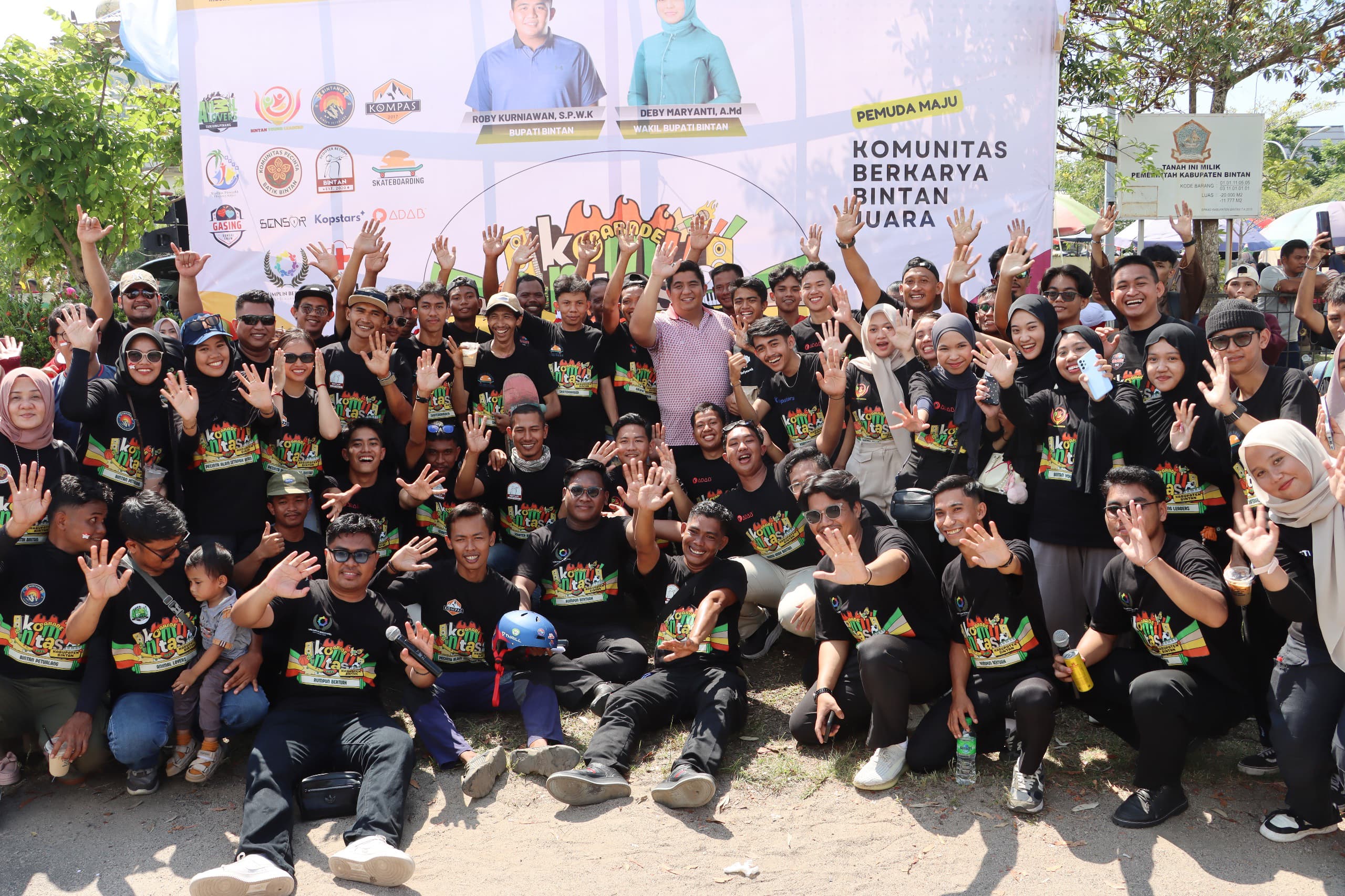 Parade Komunitas Bintan Curi Perhatian Bupati Roby Kurniawan