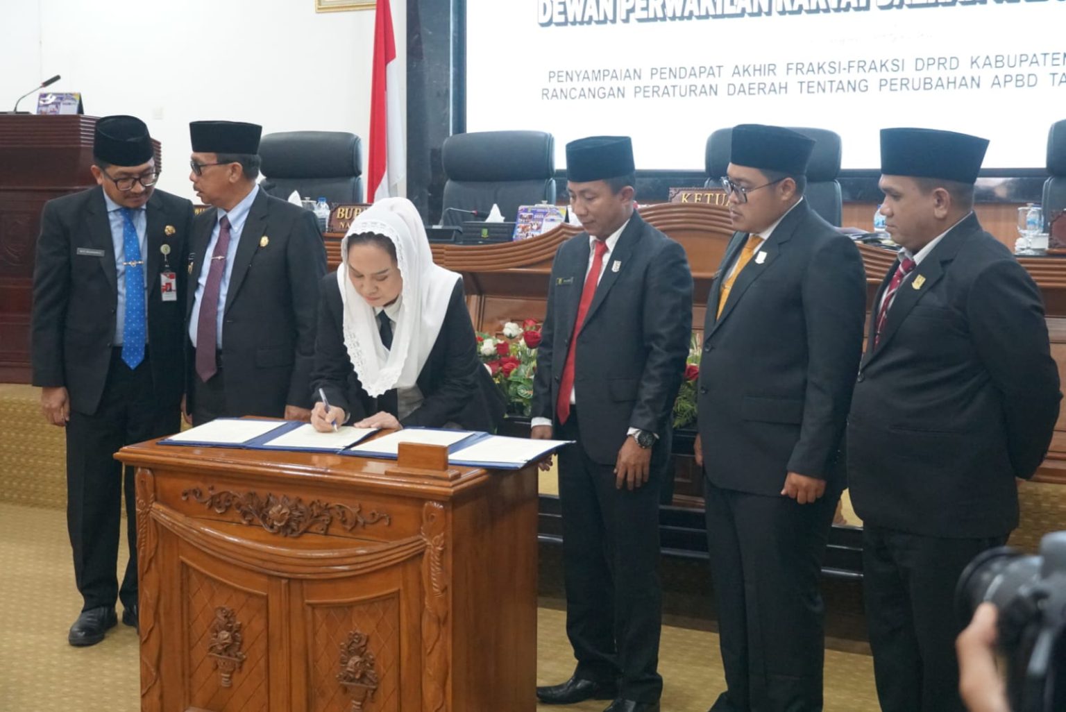 Rapat Paripurna DPRD Natuna Sahkan Perubahan APBD 2025, Soroti Optimalisasi PAD dan Efisiensi Belanja