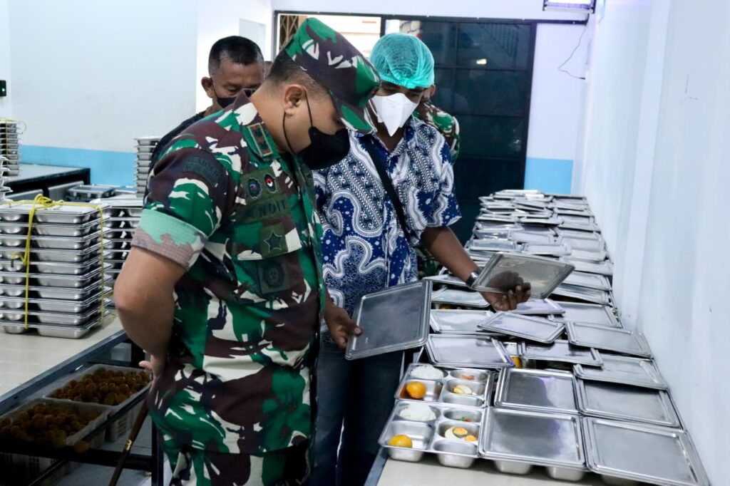 Dandim 0317 TBK saat Sidak Dapur SPPG di Karimun, pagi tadi. (Ft ricky)