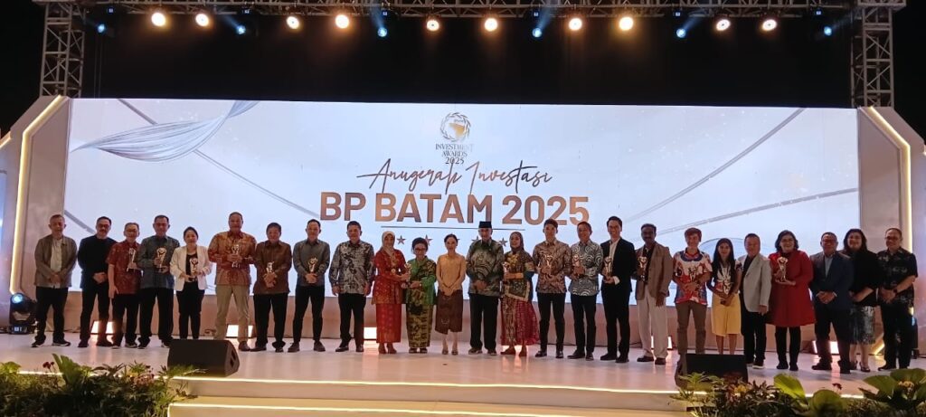 Dalam rangka memperingati Hari Bakti ke-54, Badan Pengusahaan Batam (BP Batam) menggelar Anugerah Investasi BP Batam 2025, sebuah ajang penghargaan bergengsi bagi para investor, pelaku usaha, dan mitra strategis yang dinilai berkontribusi besar terhadap transformasi Batam. (ft humasbpbatam)