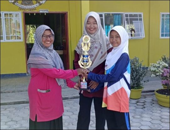 Icah Sahfitri, Siswi SD-SMPN 3 Satu Atap Kundur Sabet Juara 1 Lomba Mendongeng FLS2N Karimun