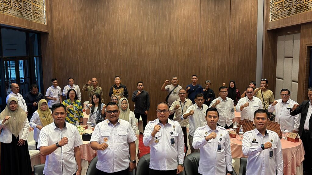 Imigrasi Karimun saat melibatkan sekolah dan perguruan tinggi untuk pencegahan perdagangan orang di Hotel Maximiliant, pagi tadi. (ft ricky)