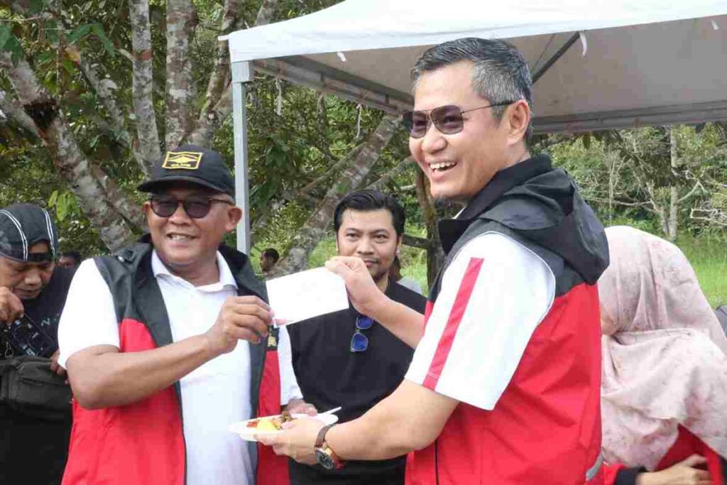 Kegaitan di sela Senam Bersama di Pemko Tanjungpinang dalam rangkan menyambut HUT Kepri, pagi tadi. (ft kominfotpi)