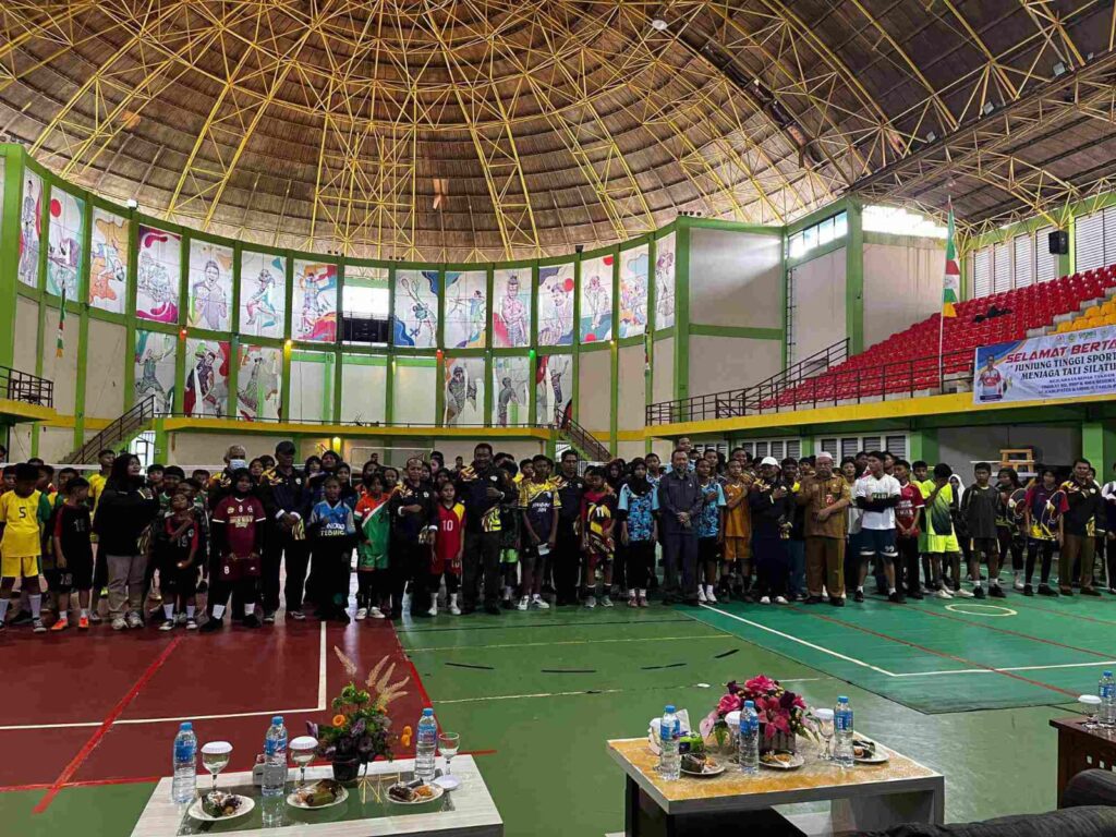 Pembukaan Turnamen Takraw tingkat pelajar di GOR tertutup, pagi tadi. (ft ricky)