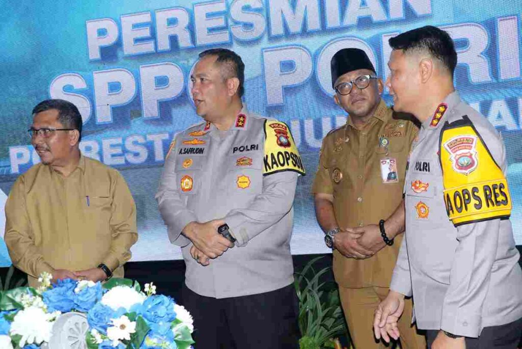 Kapolda Kepri didampingi Kapolres dan Wali Koat Tanjungpinang saat peresmian Dapur MBG di Tanjungpinang, pagi tadi. (ft kominfotpi)