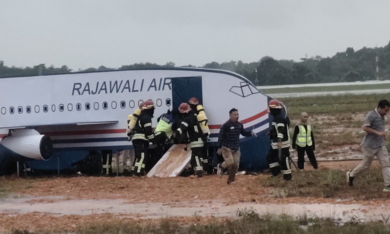 PT Bandara Internasional Batam saat menggelar kegiatan Aircraft Accident Exercise (AACE) di Bandara Internasional Hang Nadim Batam, siang tadi. (ft wori/ariranews)